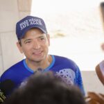 Marco Bonilla dona hules a familias de Juárez afectadas por las lluvias