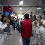Tras 10 años de vigilancia post-trasplante y superar la leucemia, Adán tocó la Campana en OncoCREAN Chihuahua